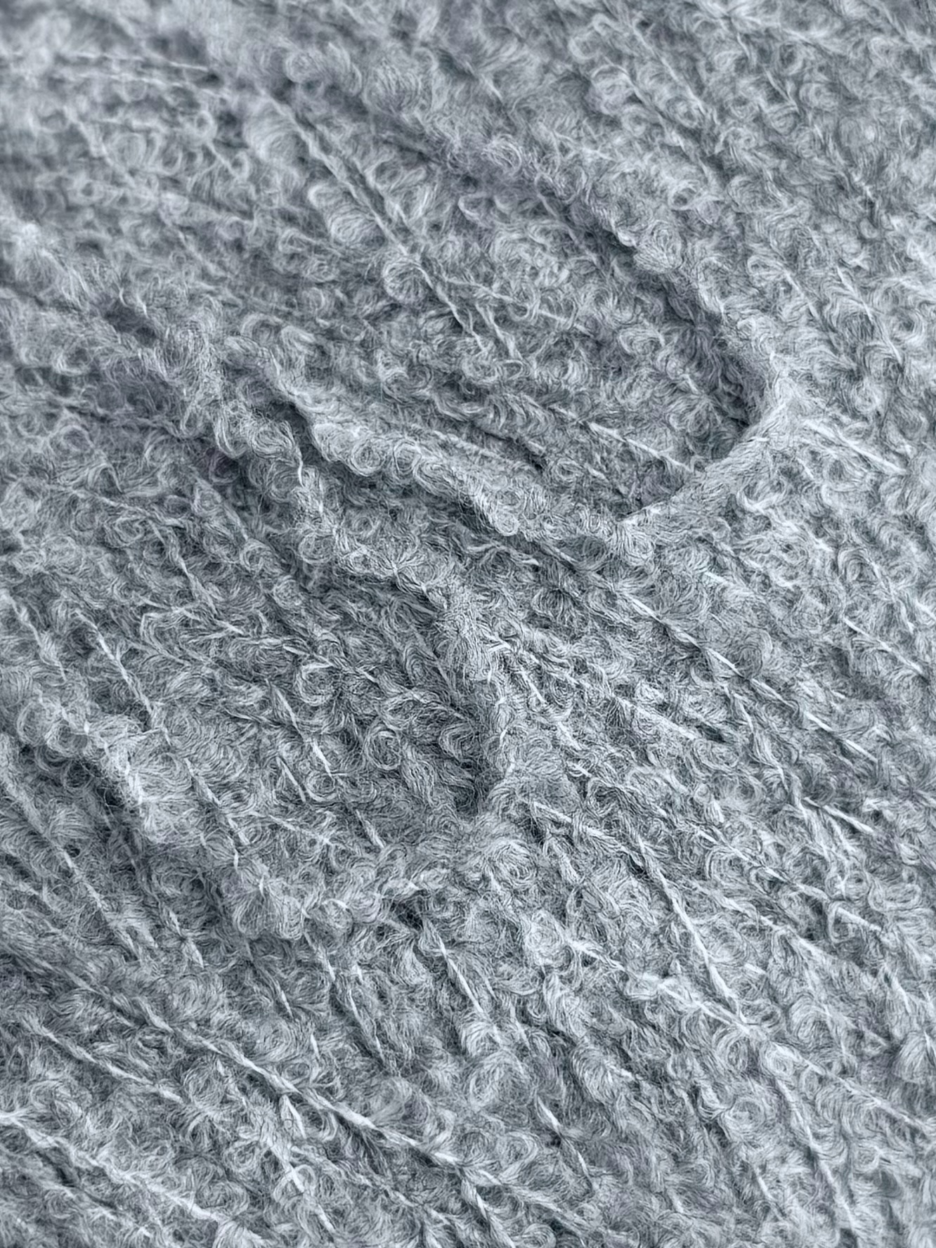 Zimpfer Wolle Selezione – Bouclé Garn aus Baby-Yak Merino Elastan 450 m / 100 g col. Mittelgrau